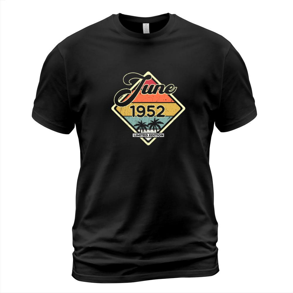 Vintage 70th Birthday June 1952 Sports Gift T-Shirt Unisex