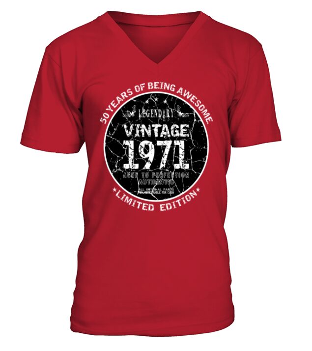 Funny 50th Birthday Gift 1971 Vintage 50 Years Old Men's V-Neck T-shirt